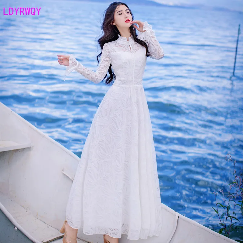 

2019 autumn and winter new women's Korean version of the stylish lotus leaf sleeves Slim lace sweet temperament long dress