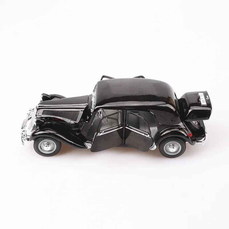 

Maisto 1: 18 Model Alloy Car Model 1952 Citroen 15cv 6 Cyl Classic Car Model