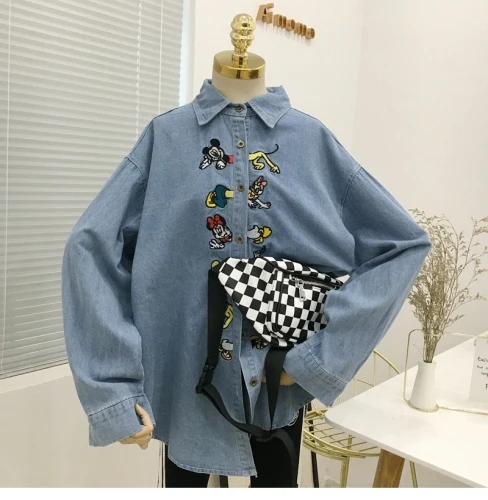 light blue Новинка, весенняя и осенняя Женская Джинсовая блузка, свободная джинсовая рубашка с длинным рукавом, Повседневная джинсовая рубашка с мультяшной вышивкой для студентов, топы - Цвет: light blue