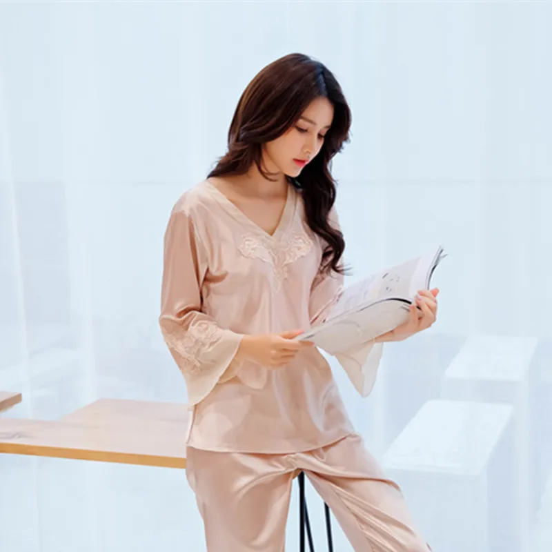 

2021 новые пижамы Для женщин Ice Silk тонкое вышитые пижамные комплекты с длинными рукавами, комплект из 2 предметов, костюм большой Размеры шелк, удобная домашняя одежда для сна