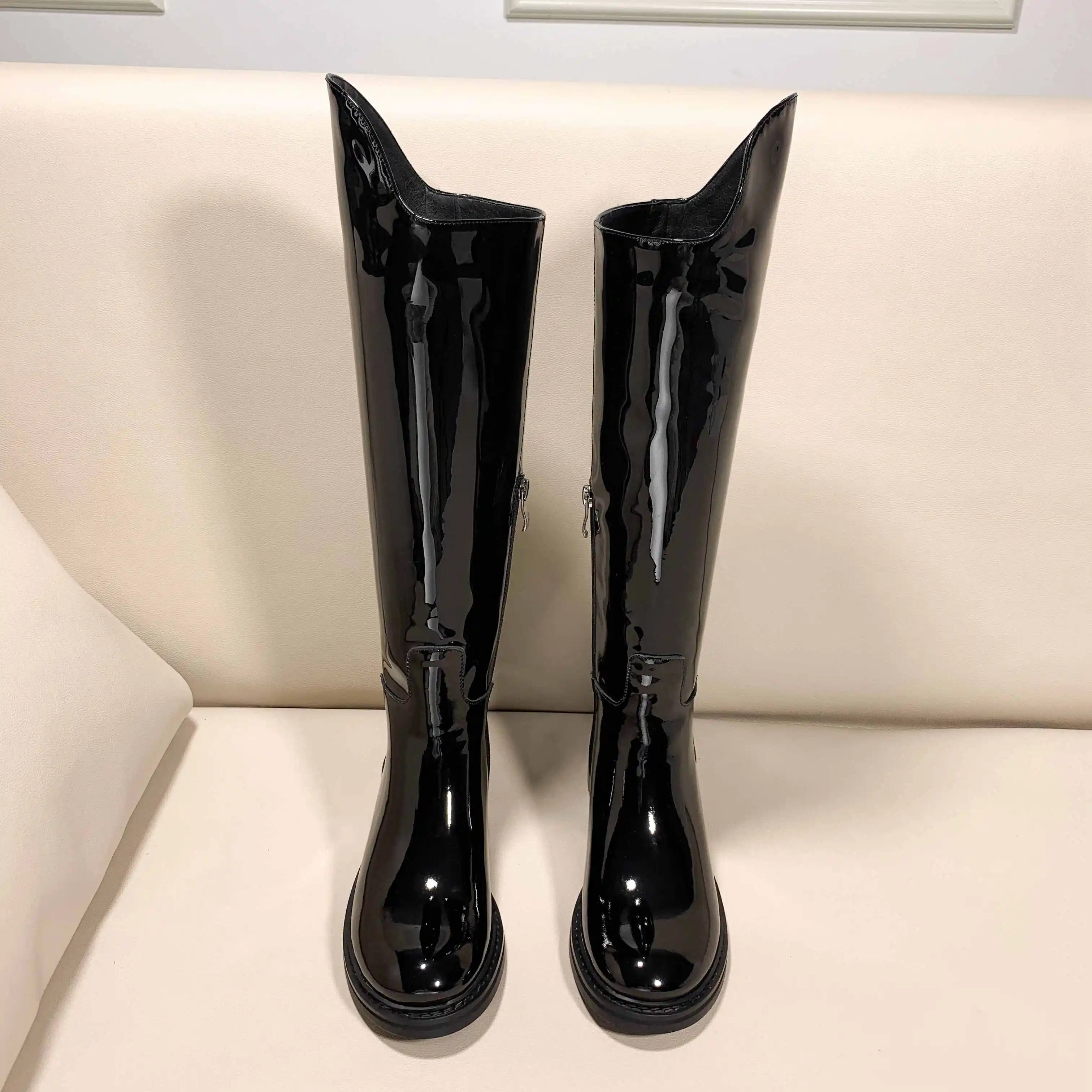 Krazing pot/«гармошкой», из тисненой коровьей кожи Сапоги выше колена необычного дизайна, женская обувь с круглым носком, низким каблуки, модель модная сапоги-гладиаторы высотой до бедер l16