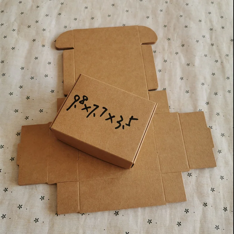 

50pcs Brown Kraft Paper Aircraft Gift Boxes Blank Handmade Soap Packing Box Paper Candy Wedding Party Gift Packaging Boxes
