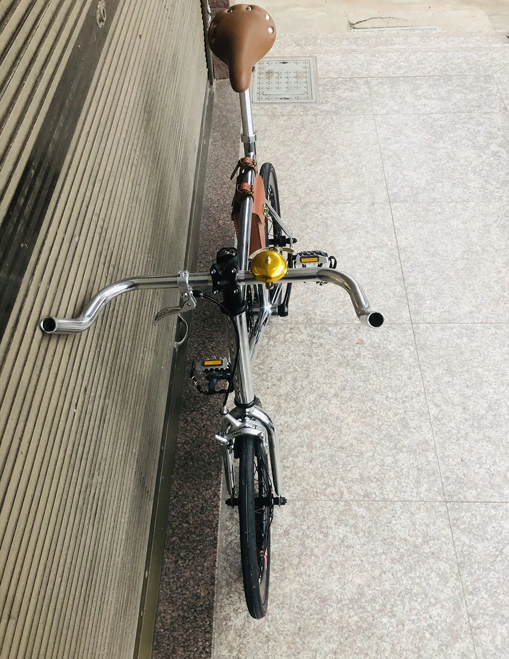 b (8)