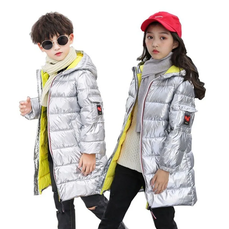 В году, новая зимняя одежда для девочек от 3 до 13 лет гладкое серебряное длинное пальто для мальчика Детский Зимний пуховик Детская парка с капюшоном