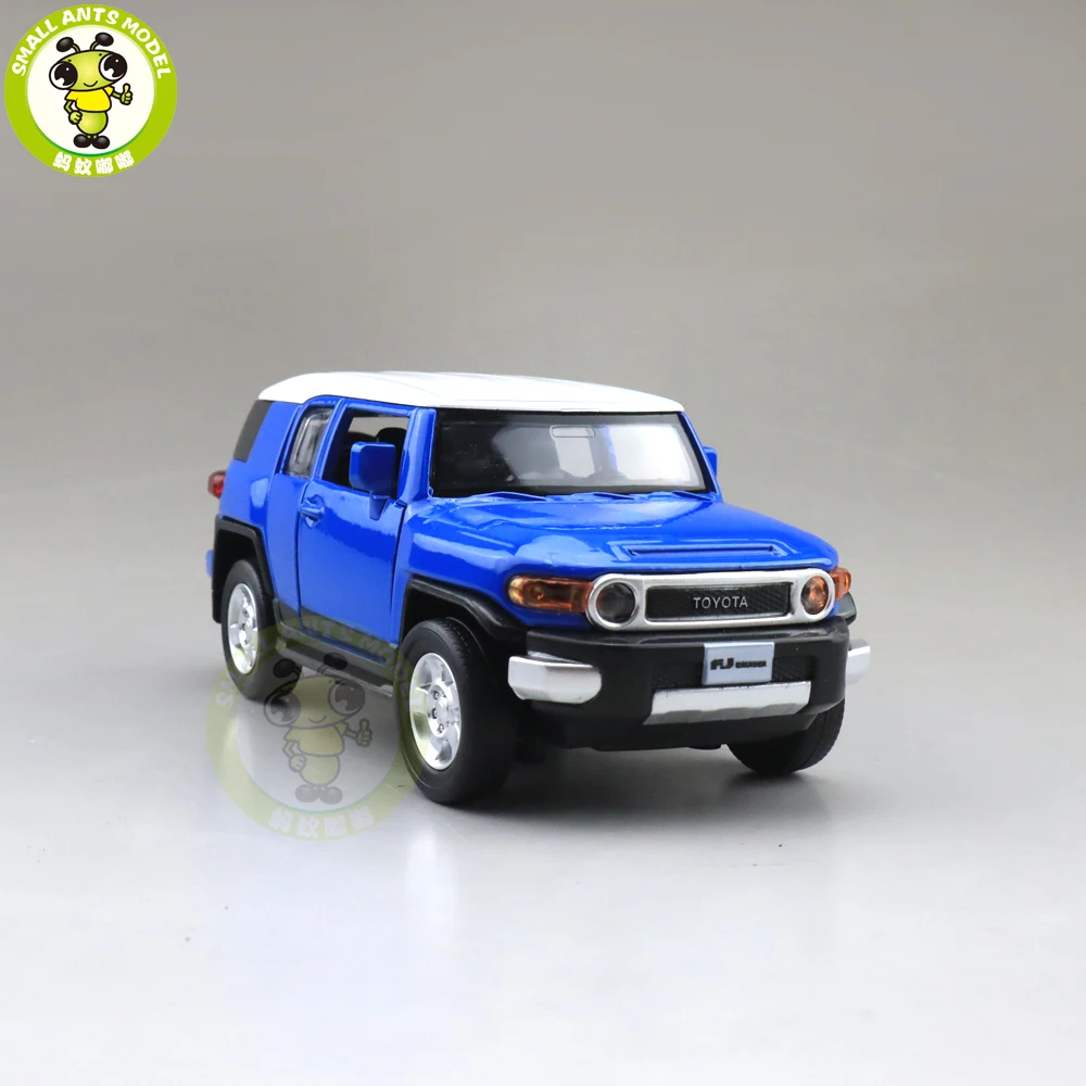 1/32 CAIPO FJ Cruiser Land Cruiser литая модель автомобиля SUV игрушки для детей Детское звуковое освещение Вытяните назад Подарки