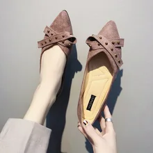 Туфли-лодочки на плоской подошве с острым носком и v-образным вырезом; Мокасины с металлическими шариками и заклепками; женские повседневные Лоферы без застежки; корейские эспадрильи; 40