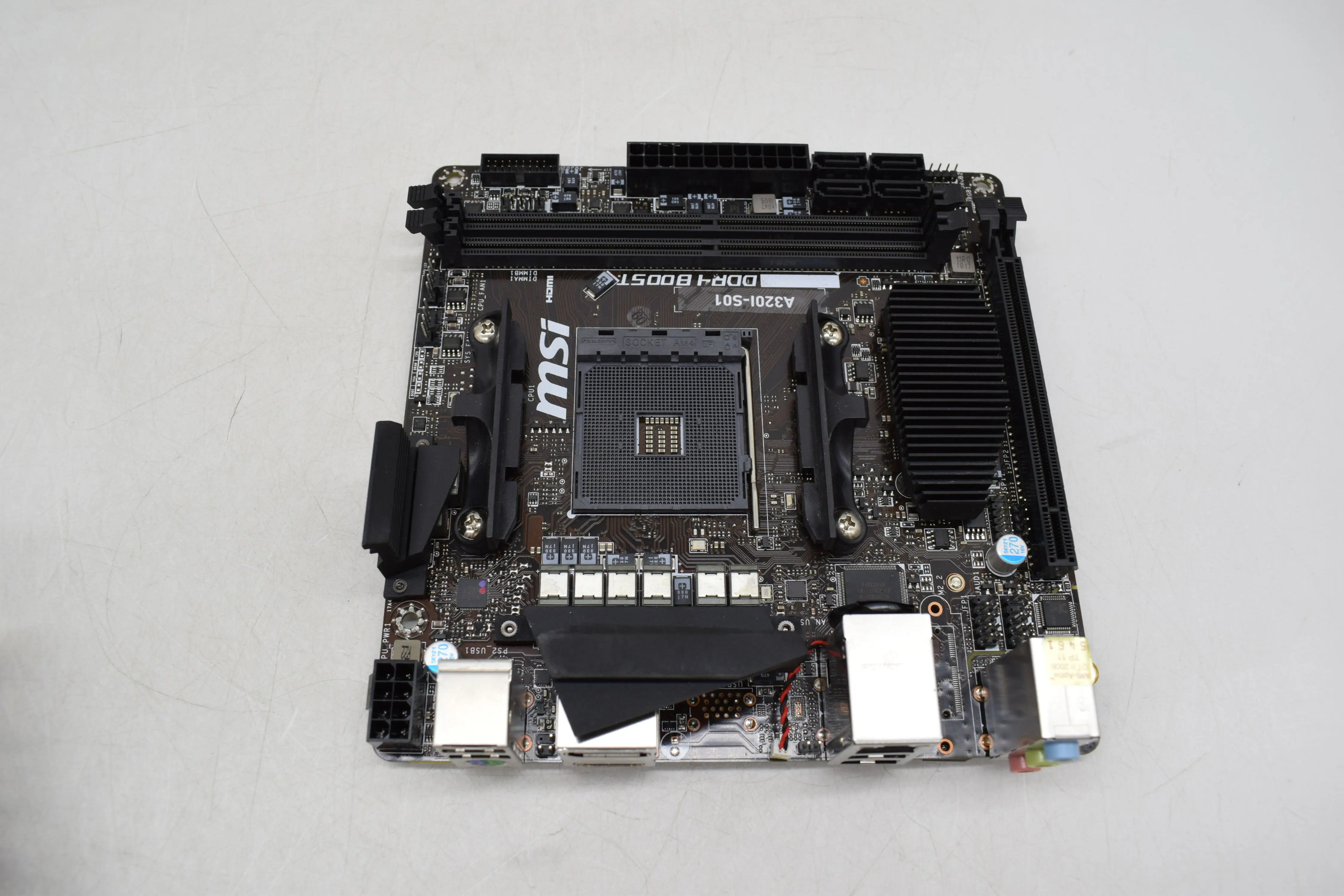 MSI A320i-S01 системная плата AMD RYZEN AM4 A320 DDR4 32 ГБ карта PCI Express DisplayPort/HDMI/USB мини ITX