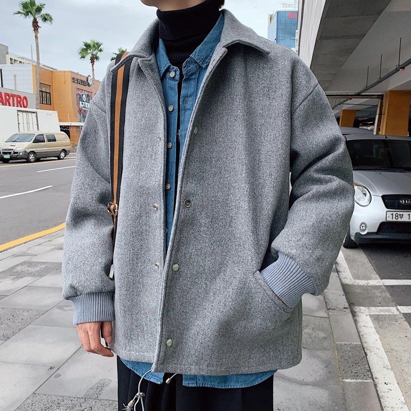 

Winter Short Woolen Coat Men Warm Fashion Solid Color Casual Woolen Jacket Men Streetwear Wild Loose Woolen Coat Man Overcoat