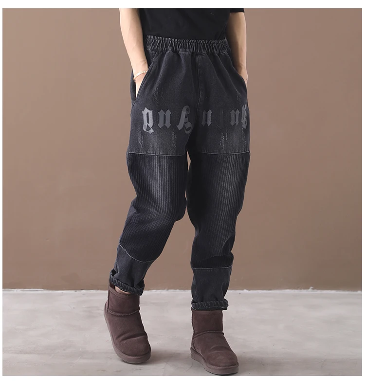 Зимние женские джинсы в стиле ретро; большие размеры; флисовые джинсовые брюки; Новинка; эластичная резинка на талии; повседневные свободные Универсальные джинсовые брюки с надписью