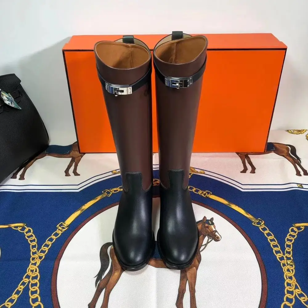 Кожаные высокие сапоги с металлическим замком и пряжкой; женские сапоги до колена; большие размеры; модные роскошные сапоги на плоской подошве