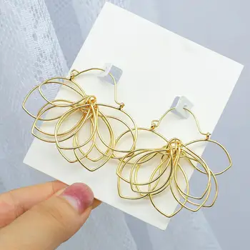 

AENSOA 2020 Fashion Hollow Metal Handmade Flower Plant Drop Elegant Earrings Charm Statement Earring For Ladies Party Pendientes