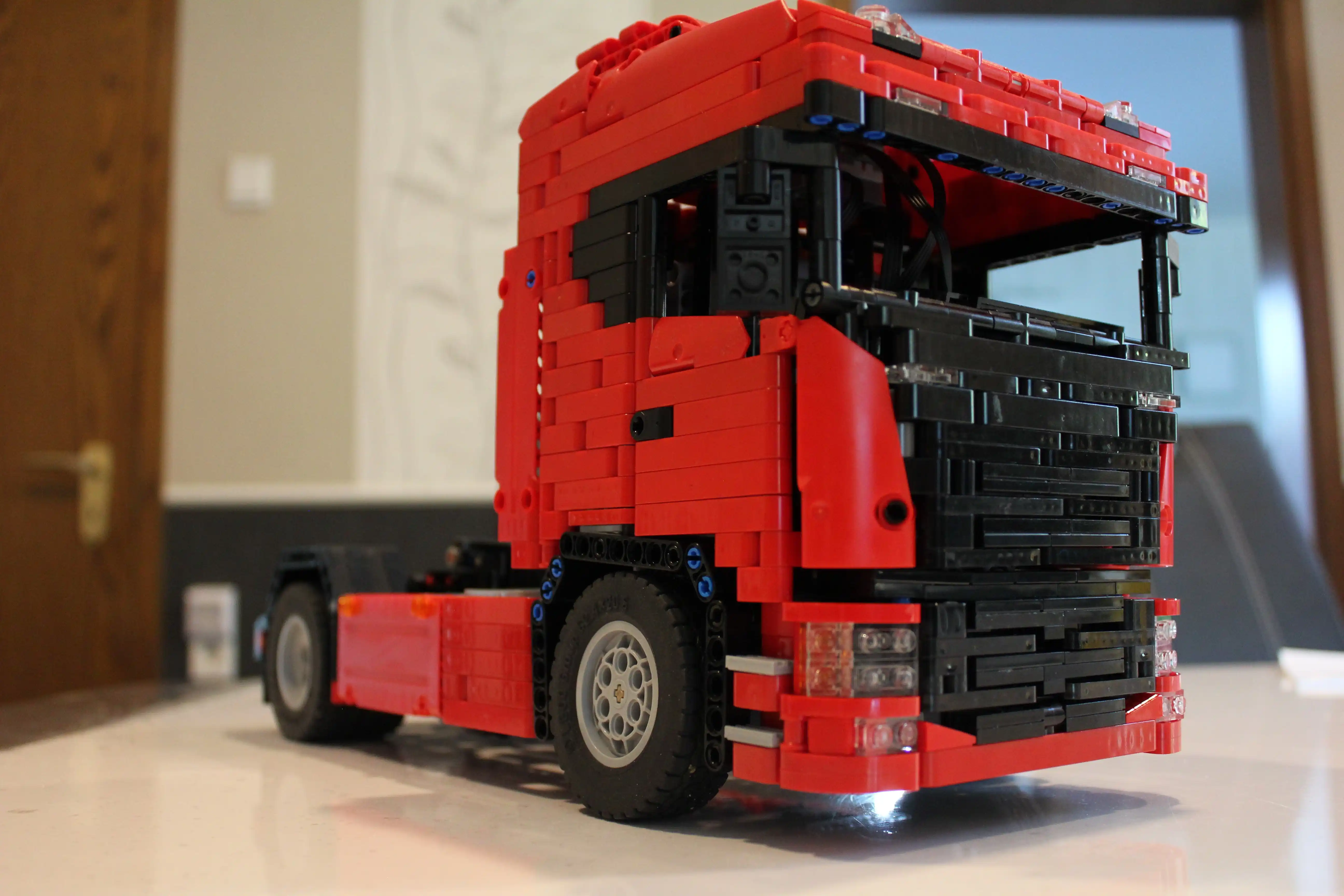 rc hooklift truck