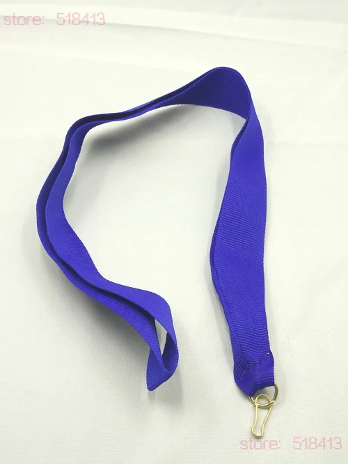 Школьный спортивный галстук голубые медальные ленты привязанные