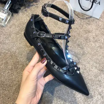 

Fashion Woman Flip Flops Summer Shoes Cool Beach Rivets Flat Sandals Brand Flat Shoes Sandals Girls Size 35-43 Without Box