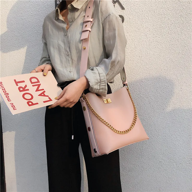 

2019 fashion Joker simple chain single shoulder portable diagonal large capacity bucket bag