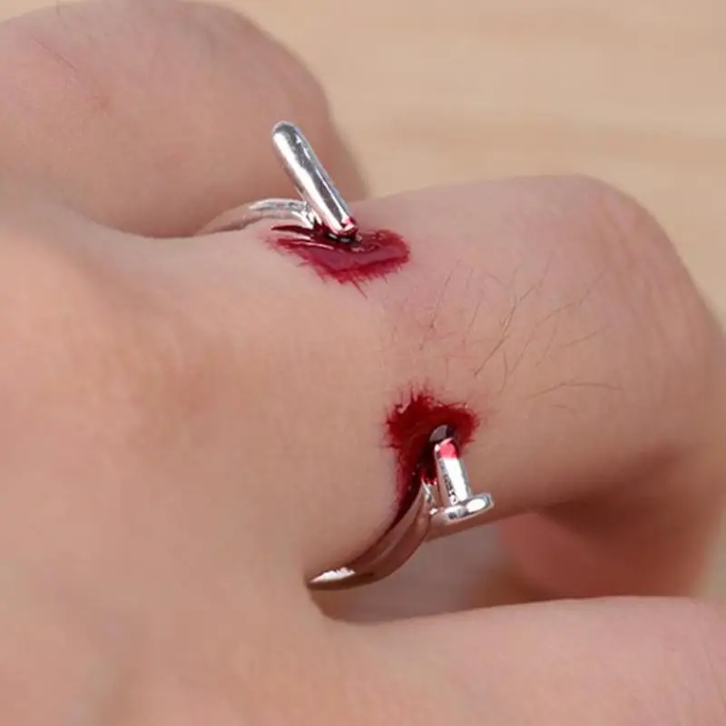 

1PC Adjustable Halloween Creative Rings Unisex Horrifying Finger Ring Nails Simple Style For Halloween Party Women Gifts