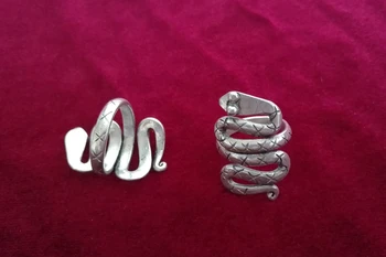 

GUIZHOU MIAO JEWELRY ETHNIC JEWELRY HANDMADE MIAO SILVER RING RING MALE AND FEMALE MODELS PERSONALITY AROUND THE SNAKE RING