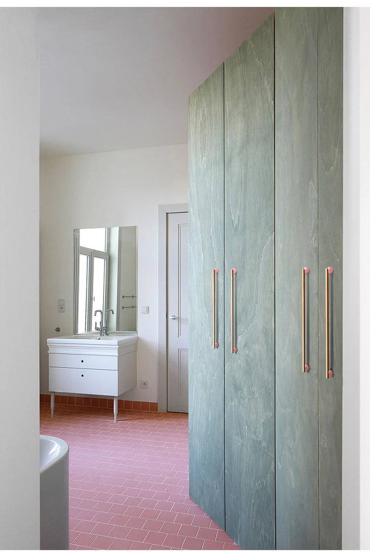 Gaveta Puxa, Maçanetas e Puxadores de Armário