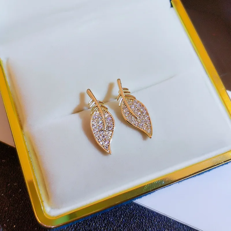 

Diamonds Cartoon Jewelry 14K Yellow Gold Earrings Women Fashion Leaves Fine Jewelry Gold Bohemia Engagement Cute Earrings