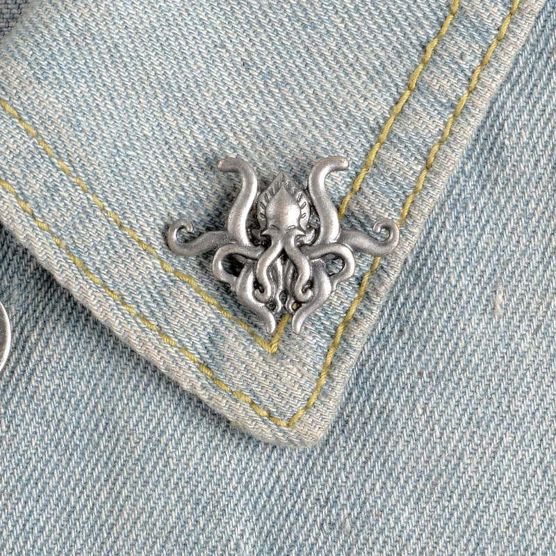 Cthulhu значок Осьминог щупальца Фантастическая игра металлические булавки броши-значки для лацкана рубашка кронштейн ювелирные изделия подарок для фанатов аксессуары
