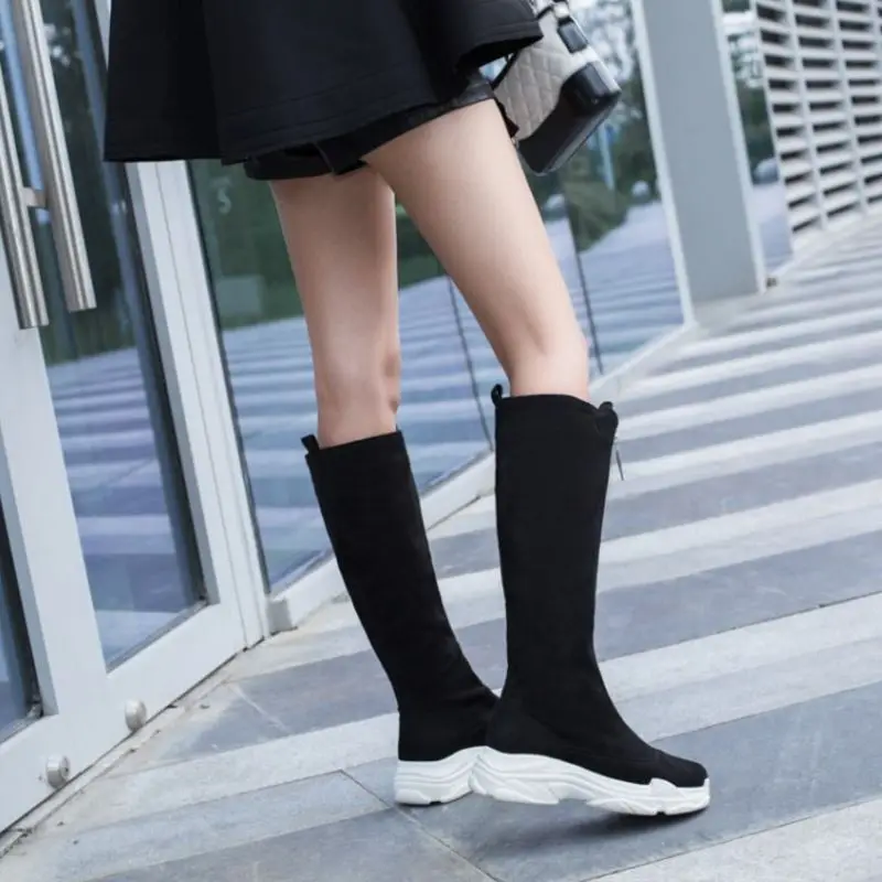 Taoffen/женские сапоги черного и белого цвета; зимние сапоги до колена на платформе с молнией спереди; классическая женская обувь с круглым носком; Размеры 29-43