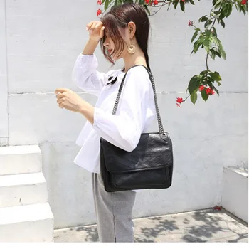 

Women's Luxurious Designer New Fashion Retro Wax&Oil Leather Chain Strap Elegant Flap Shoulder Bag Crossbody Bag Genuine Leather