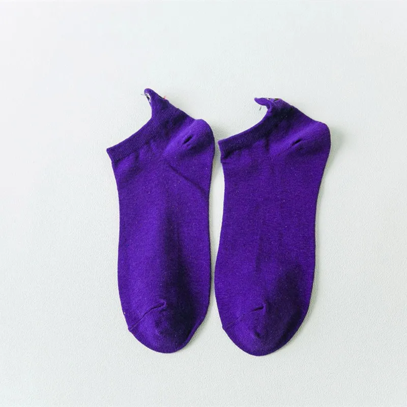Purple 1 пара разноцветные конфеты кавай женские носки счастливый мода лодыжки забавные носки девушки женские хлопковые вышитые экспрессии носки - Цвет: Purple