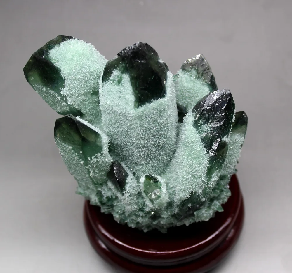 643 г натуральный зеленый Ghost Phantom Quartz кристалл кластера кристаллы и камни лечебные образцы деревянная основа