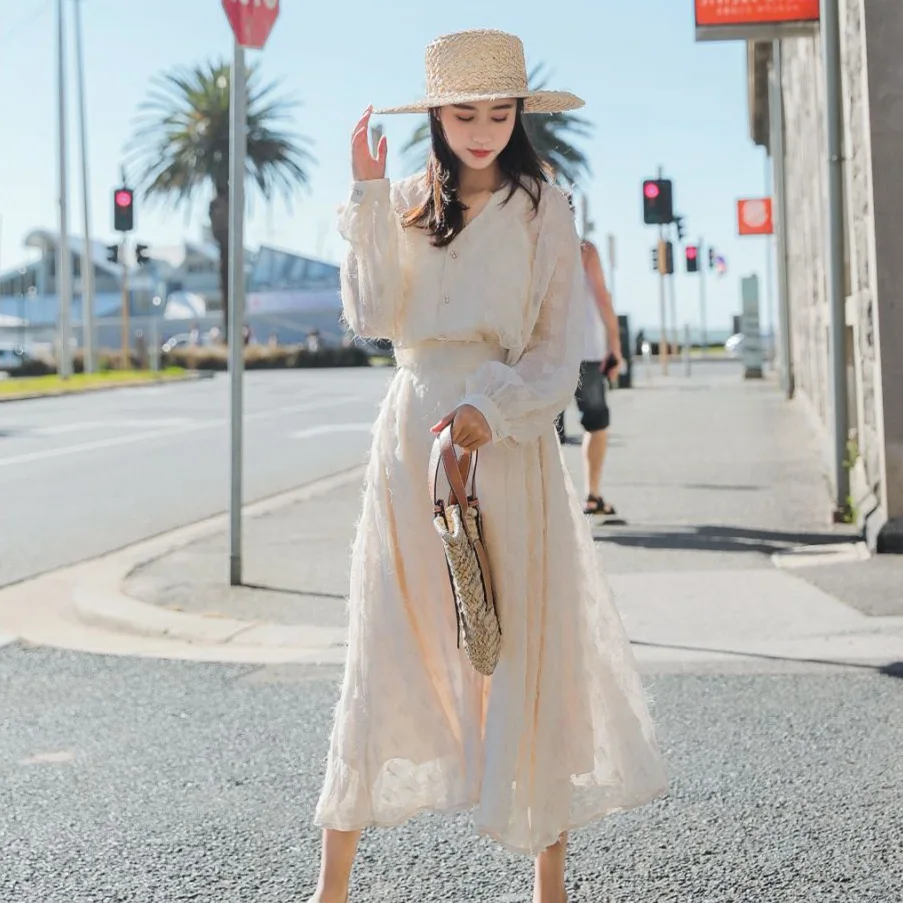 

Photo Shoot in Sweet Immortal V-neck Lantern Sleeve Feather Tassels Chiffon Shirt A- line Gauze Skirt Two-Piece Set Women's