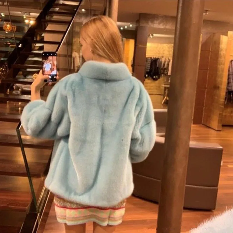 80678739753513fc7973bcad70dh--odezhda-shuba-iz-norki