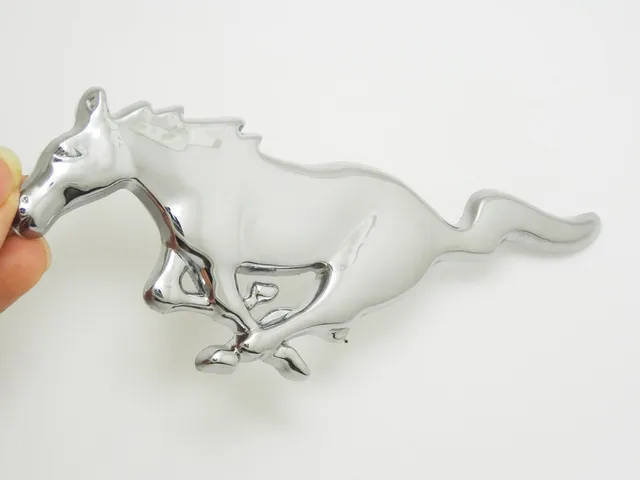 1 PCS High quality 3D Metal Running Horse car emblem logo Front Hood Grille badge Car styling chrome rear stickers