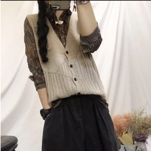 Женский трикотажный жилет без рукавов демисезонный кардиган с V образным вырезом