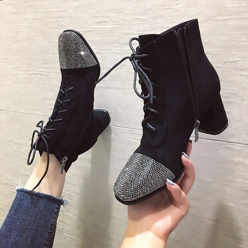 Обувь на высоком каблуке со стразами на шнуровке; botas mujer; Новинка года; зимние короткие Ботинки martin; bottes; Плюшевые ботинки «Челси» из флока с боковой молнией в стиле пэчворк - Цвет: black cotton