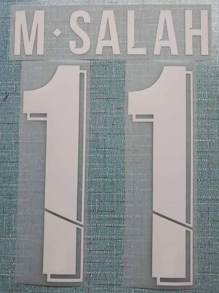 FIRMINO MANE M. SALAH ALEXANDER-ARNOLD HENDERSON ROBERTSON AGGER GERRARD CISSE FOWLER OWEN CARRAGHER именной патч, значок - Цвет: Лазерный