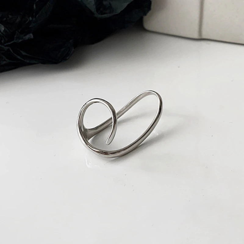 Anello geometrico alla moda aperto con forme irregolari_voghion.com