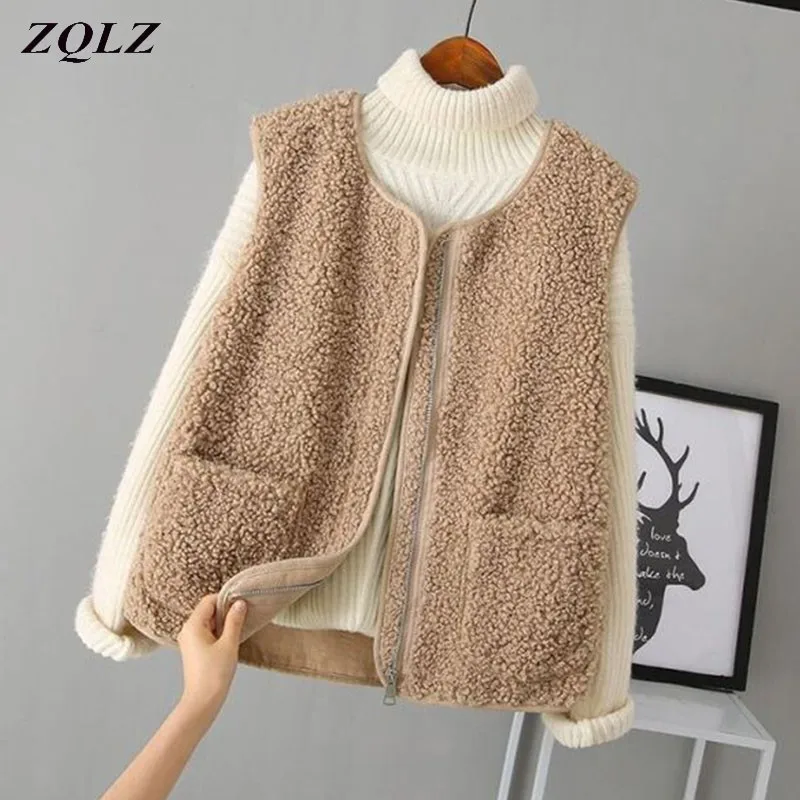 

ZQLZ Autumn Winter 2021 New Lamb Hair Vest Women Velvet Waistcoat Tops Coat Outer Short Fur Vest Cotton Padded Jacket Waistcoat