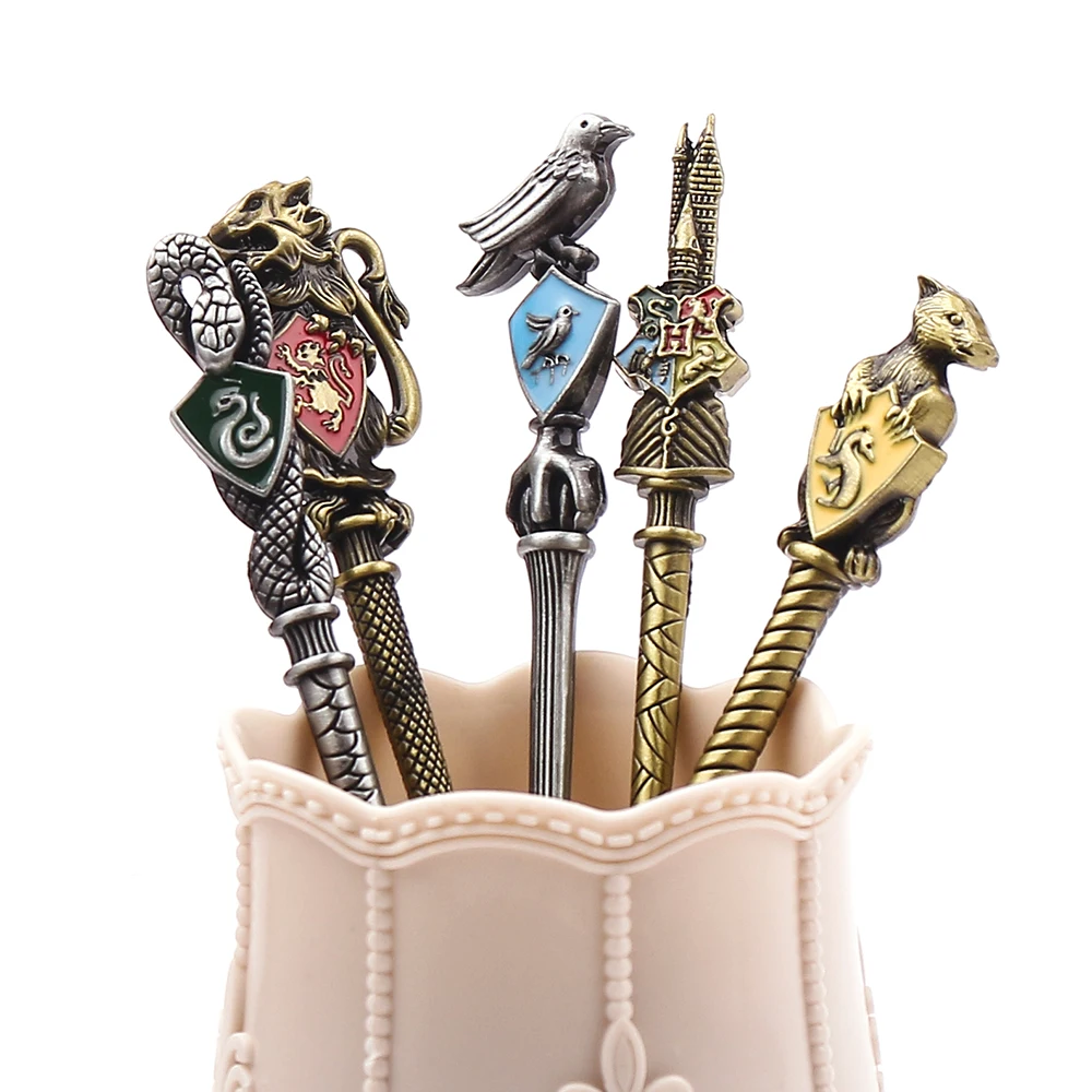 Movie Makeup Brushes Set Hogwarts Magic School Badge Enamel Animal Cosmetics Pro Eyeshadow Brush Eyebrow Lip Makeup Tool Kit