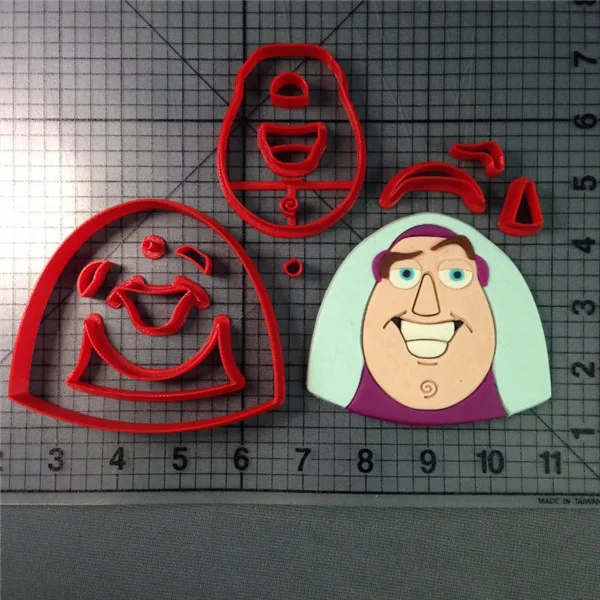 buzz-lightyear-face-cookie-cutter-set