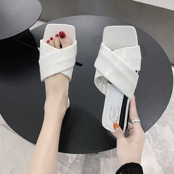 

Cute Sexy Polka trend Simple Young Women Slippers Fashion Flats Open Summer Slippers Slides White Women Casual Shoes