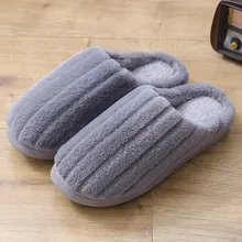 Зимние мужские тапочки из хлопка; Новинка года; простая домашняя Нескользящая теплая Домашняя обувь из плюша; Мужская зимняя обувь