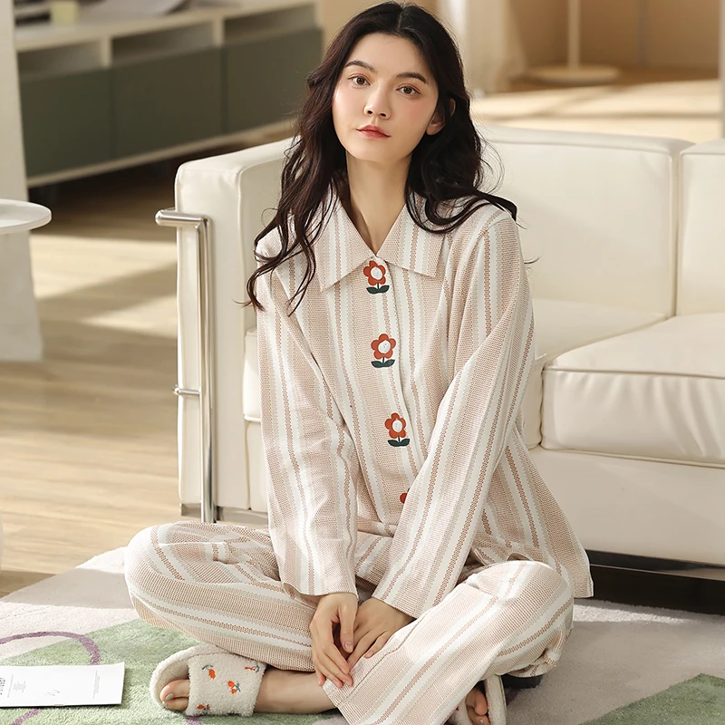

New style ladies 100%cotton turn-down collar pajamas set long-sleeved two-piece home service