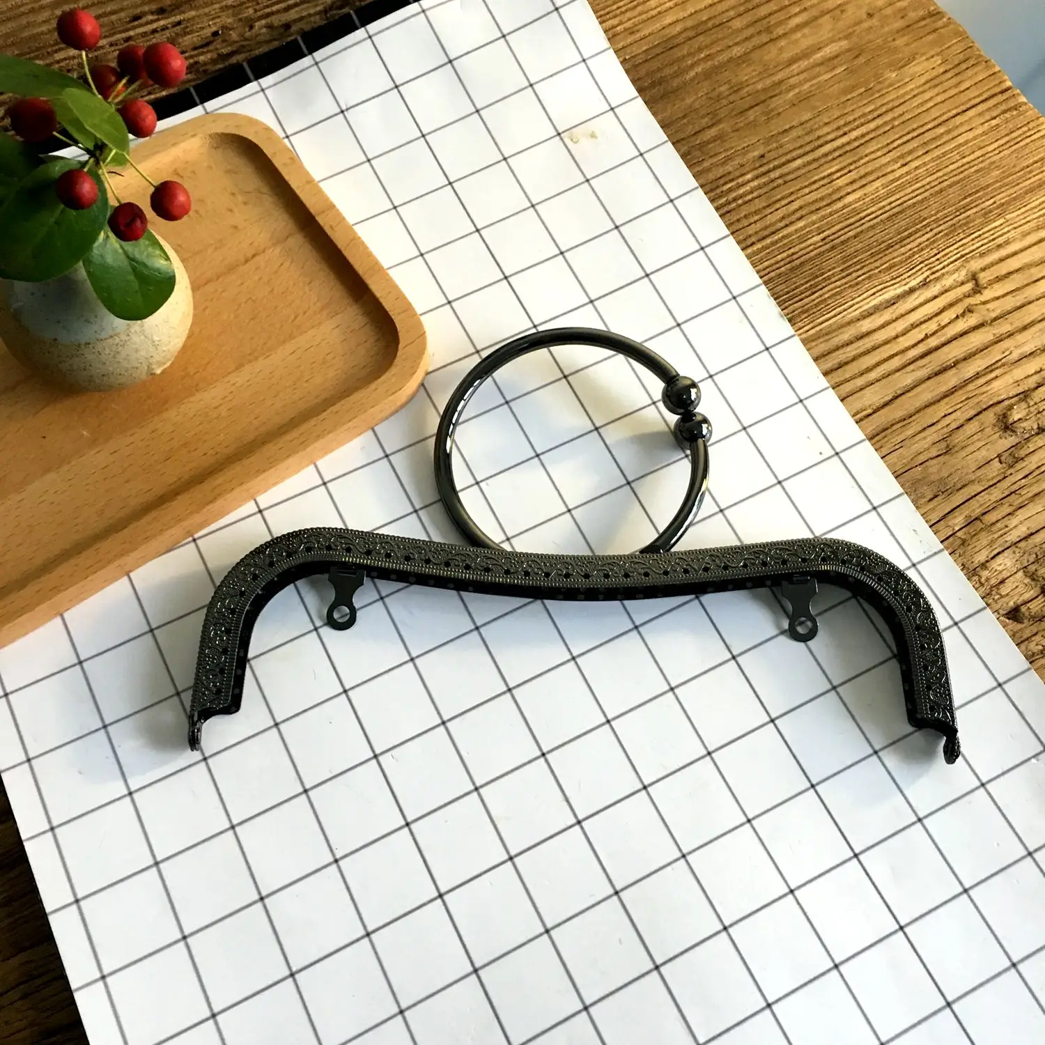 LIONSEN 22cm Big Ring Metal Purse Frame Handle Clutch Bag Accessories DIY Kiss Clasp Lock Bronze Embossing M-shaped HandBag