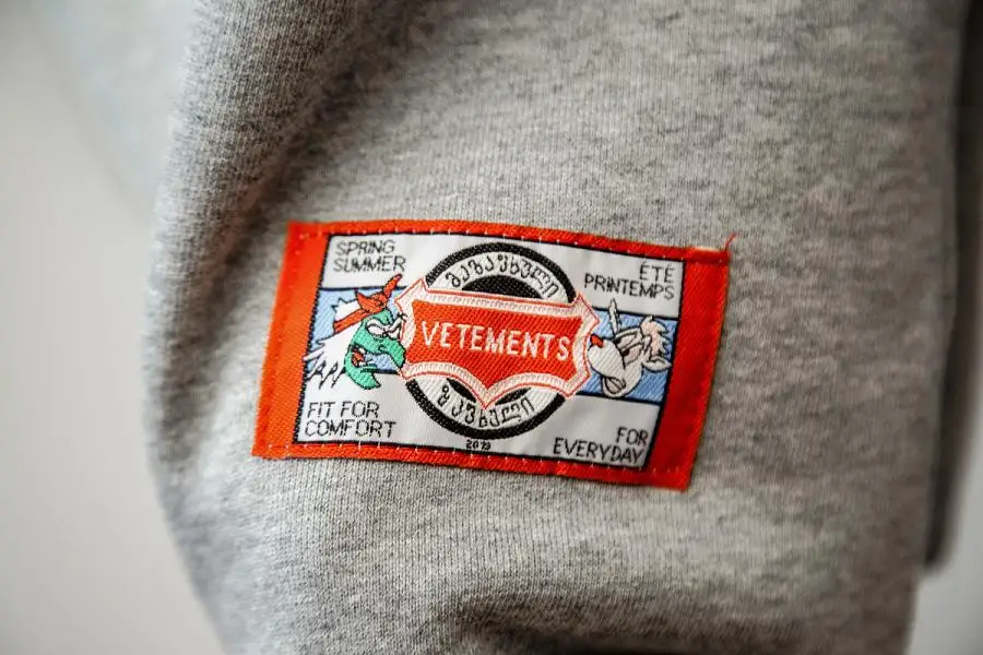 Vetements, толстовки для мужчин и женщин с вышивкой, большие карманы, Мультяшные трендовые милые женские свободные пуловеры kanye west vetements