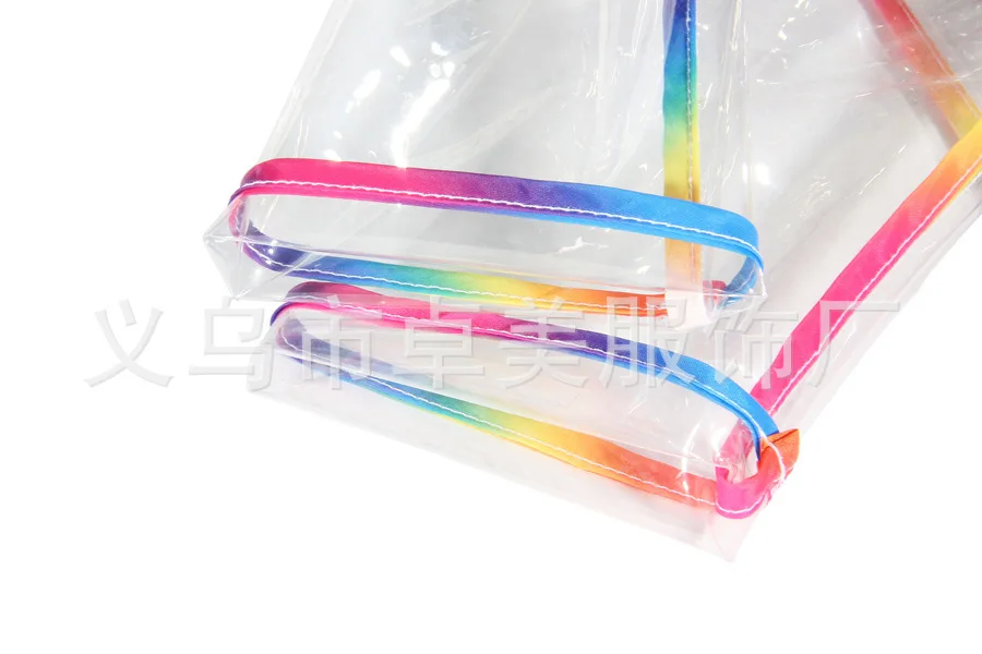 Impermeável transparente arco-íris com borda colorida para