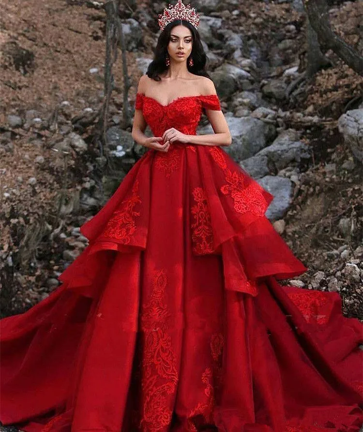

Vintage 2019 sexy red Wedding Dresses Lace Appliques Elegant Off Shoulder Dubai Saudi Arabic long Train wedding Bridal Gowns