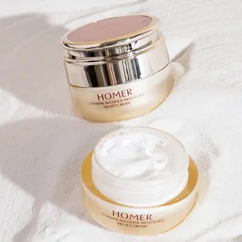 

Hydrating Face Cream Moisturizing Oil-control Shrinking Pores Soothes The Skin Brighten Skin Color Good Use Skin Care