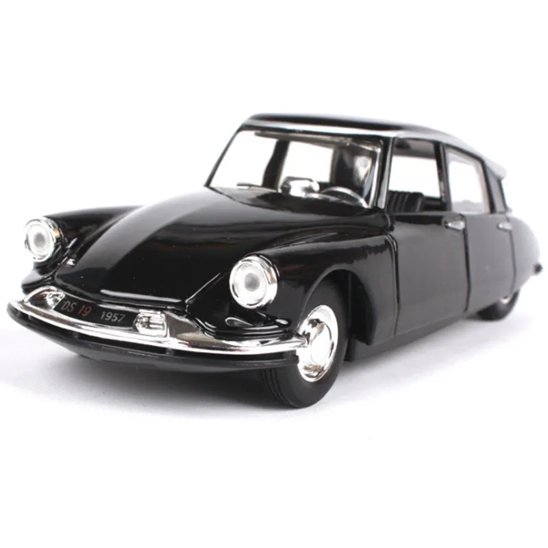 1:32 Масштаб металлический Alloy1955 Citroen DS19 Citroen Винтаж и Ромео паук классическая модель автомобиля литые автомобили коллекция игрушек - Цвет: DS19