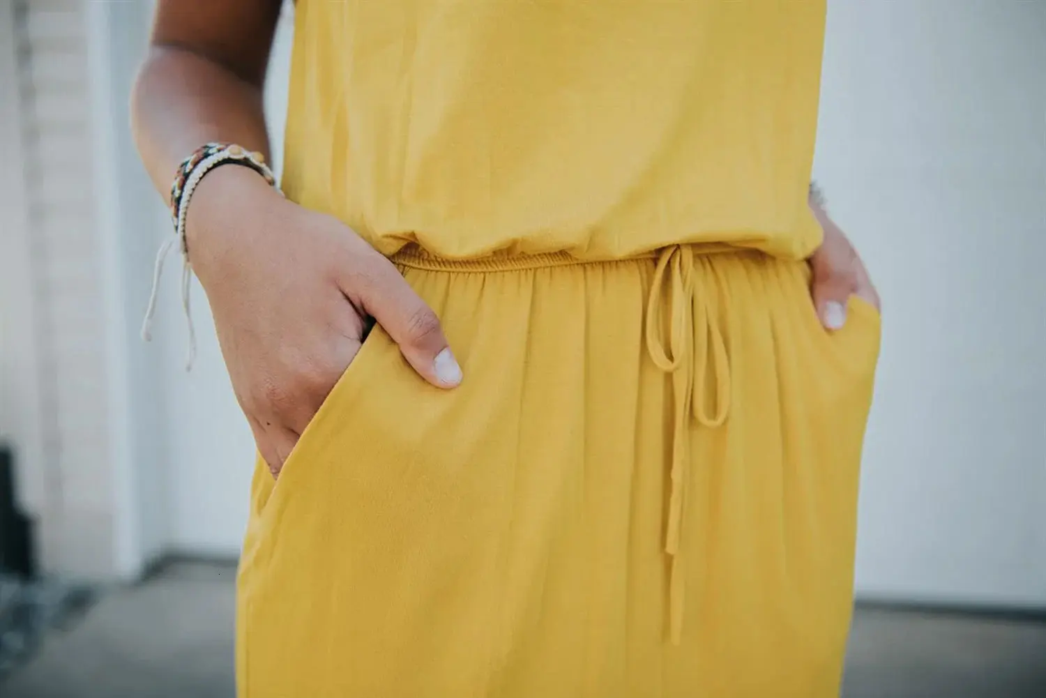 Летнее женское шифоновое платье, офисное женское платье с коротким рукавом, поясом и карманами, с круглым вырезом, в стиле ампир, прямое однотонное повседневное свободное платье