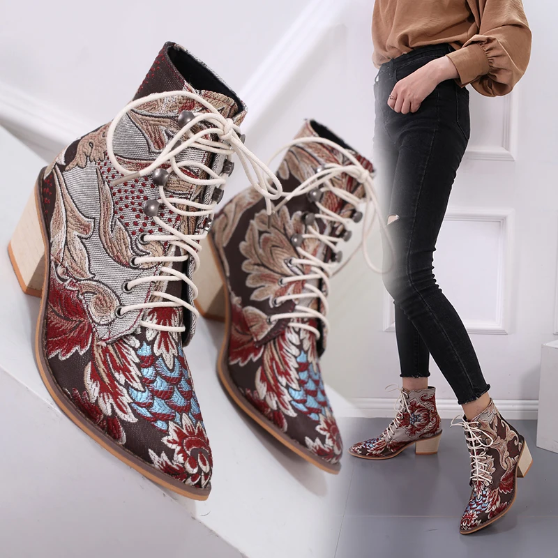 

Pointed Thick Heel Embroidered Women's Short Boots Fashion Personalized Retro PU Leather Boots Palace Style Lace Up Ankle Boots