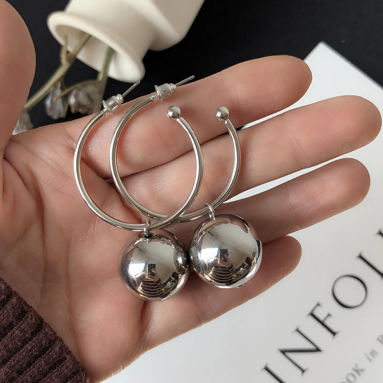 Exaggerated Trendy Metal Winding Ball Dangle Earrings Geometric Irregular Round Ball Pendants Jewelry